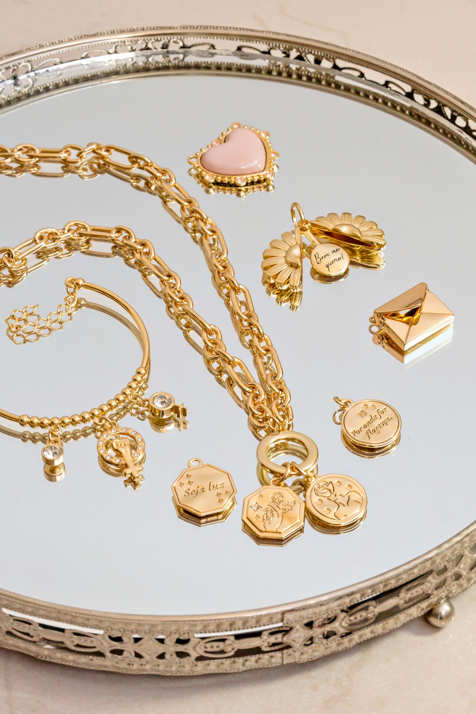 Assorted gold and silver jewellery