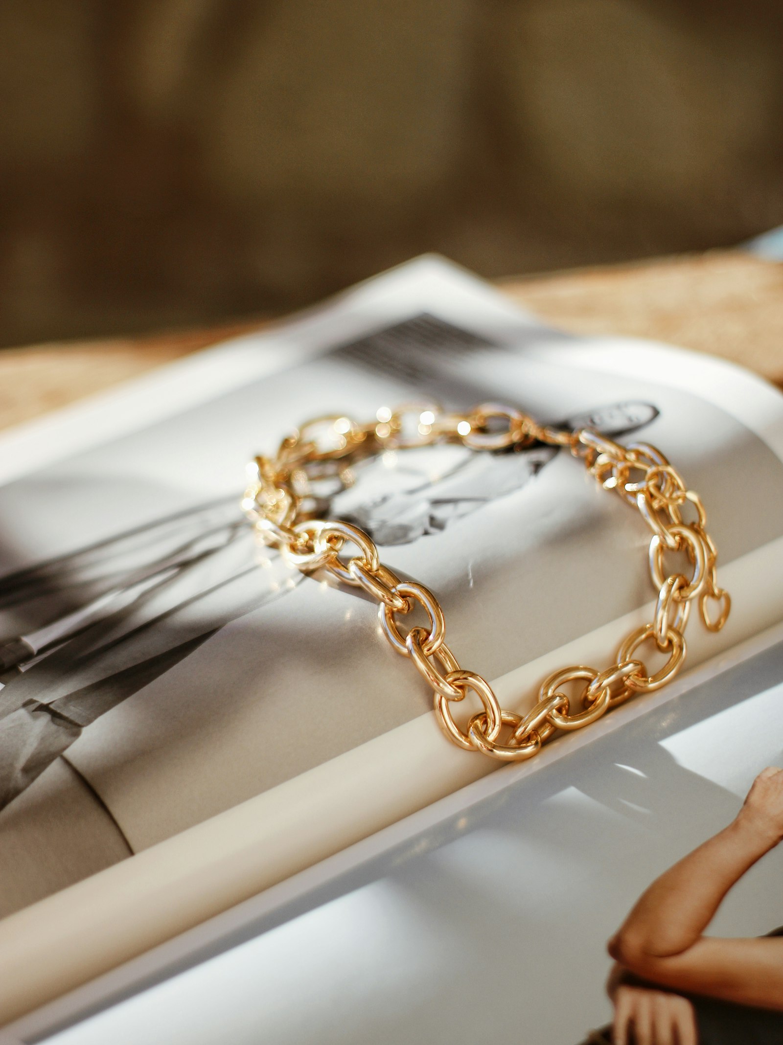 Gold and silver jewellery: chains, rings, bracelets and watches